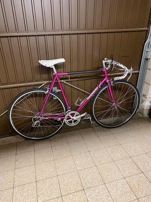 Roze retro koersfiets, Fietsen en Brommers, Fietsen | Oldtimers, Ophalen