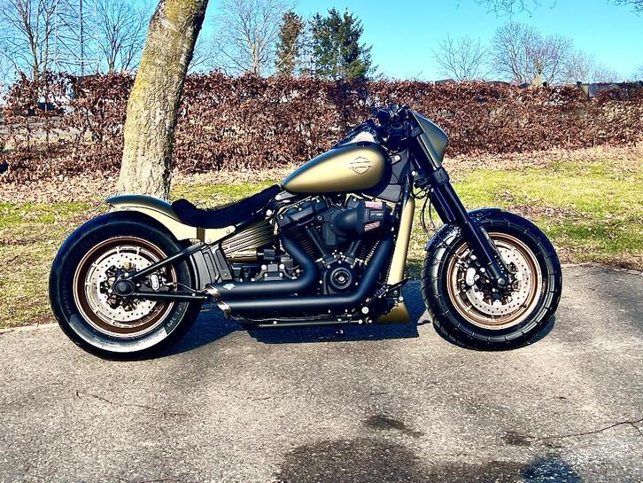 Harley Fat Bob 114 Custom 3000kms, Motos, Motos | Harley-Davidson, Particulier, 2 cylindres, ABS, Régulateur de vitesse, Éclairage LED