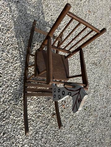 Vintage decoratief schommelpaard beschikbaar voor biedingen