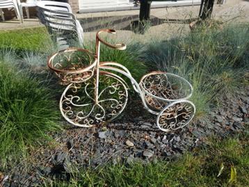 Decoratieset voor de tuin beschikbaar voor biedingen
