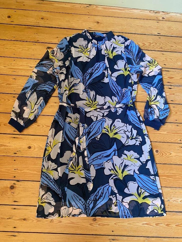 Nieuw kleedje, merk More & more, mt 38, doorzichtige mouw, Kleding | Dames, Jurken, Nieuw, Maat 38/40 (M), Blauw, Boven de knie