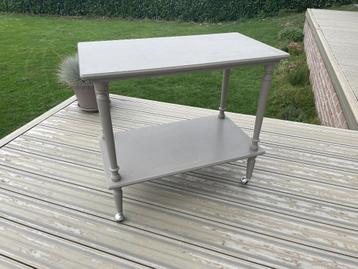 Desserte en bois beschikbaar voor biedingen