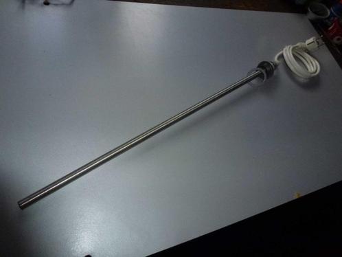 résistance d'appoint radiateur SDB - puissance 700 W- 540 mm, Doe-het-zelf en Bouw, Verwarming en Radiatoren, Zo goed als nieuw