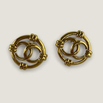 Vintage Chanel logo oorbellen groot origineel beschikbaar voor biedingen