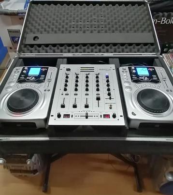 Ensemble DJ JBSystem : MCD200 + MX4 + Flightcase