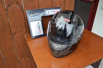 motor - scooter helmen beschikbaar voor biedingen