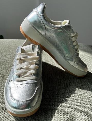 Skechers Sport Court 2.0 – Much Metallic Silver beschikbaar voor biedingen