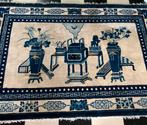 Oud Chinees tapijt van Patou