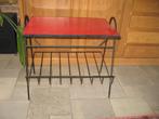 retro kranten tafel van +- 1960 / 1970, Ophalen, Gebruikt, Rechthoekig, Metaal of Aluminium