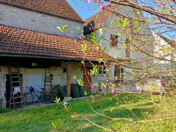 Maison ancienne avec jardin, Village, 6 pièces, France, 130 m²
