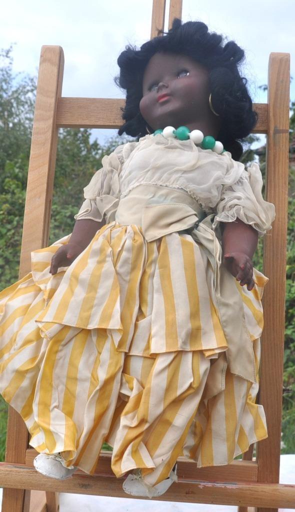 ancienne poupée unica vêtement d'origine, Collections, Poupées, Utilisé, Poupée, Enlèvement ou Envoi