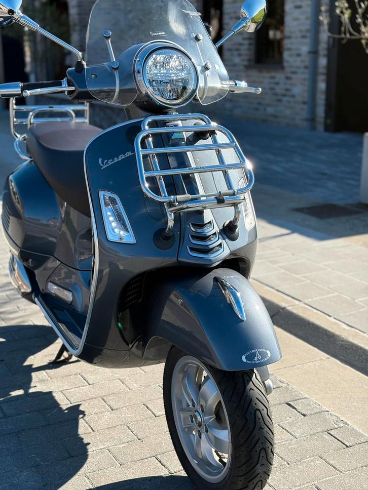 Vespa 300 GTS, Vélos & Vélomoteurs, Scooters | Vespa, Comme neuf, Enlèvement