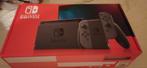 Switch console v2 in de doos en game, Games en Spelcomputers, Spelcomputers | Nintendo Switch, Ophalen of Verzenden