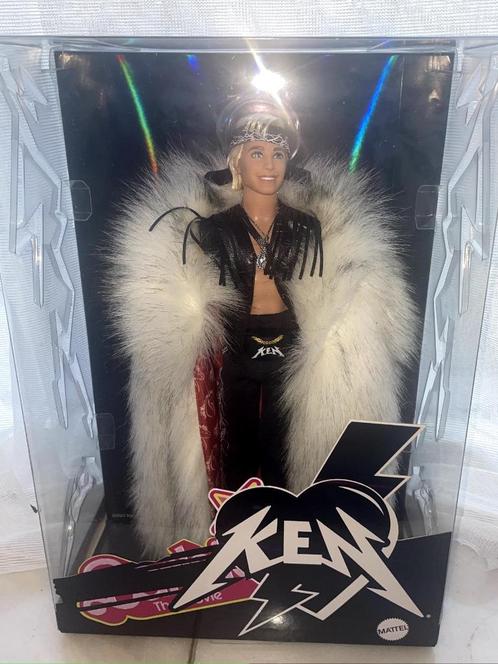 Barbie The Movie Ken Doll Pop Mojo Dojo Casa House Fur Coat, Collections, Poupées, Neuf, Poupée, Enlèvement ou Envoi