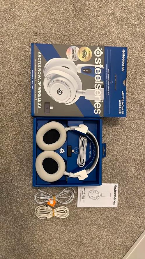 Steelseries ARCTIS NOVA 7P WHITE, Audio, Tv en Foto, Hoofdtelefoons, Zo goed als nieuw, Op oor (supra aural), Overige merken, Draadloos