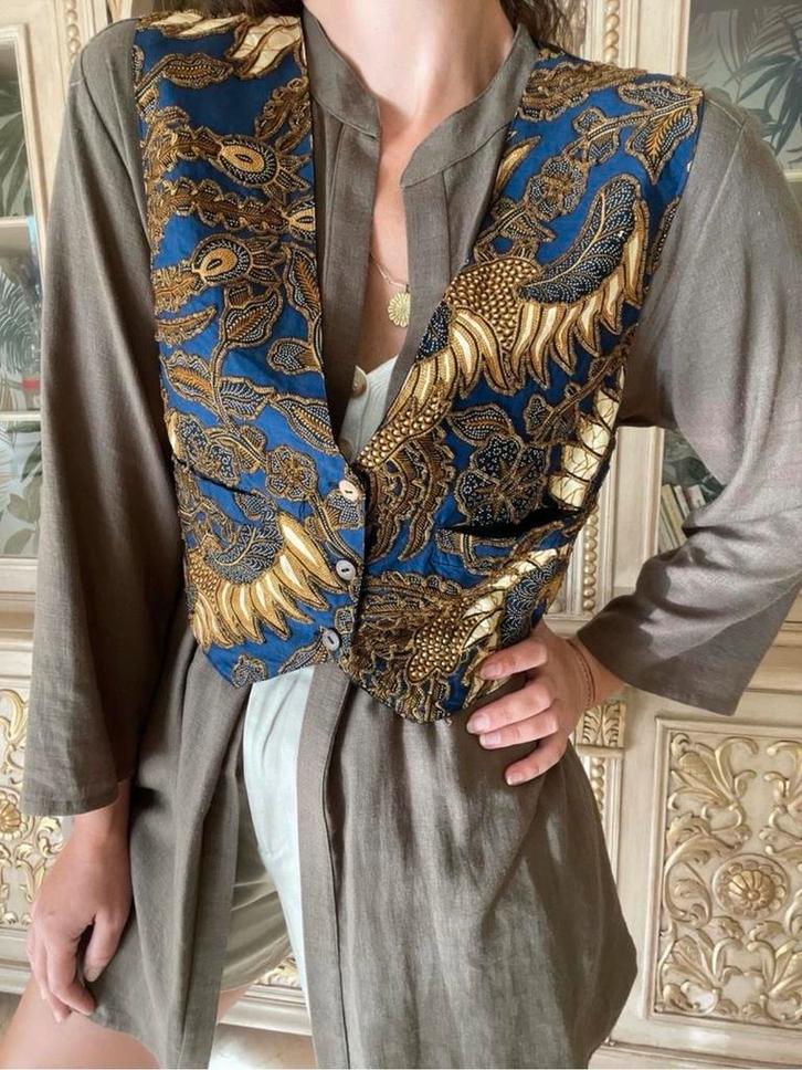 Vintage kralen geborduurde gilet met satijnen rug (S/M), Kleding | Dames, Overige Dameskleding, Zo goed als nieuw, Ophalen of Verzenden