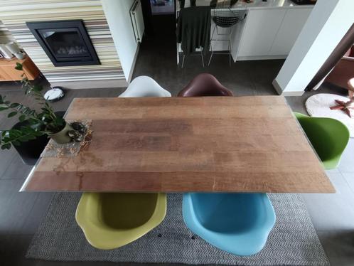 Kuipstoelen in verschillende kleuren - Eames stijl, Huis en Inrichting, Stoelen, Zo goed als nieuw, Vijf, Zes of meer stoelen