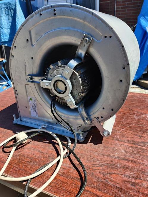 Afzuigmotoren 'Torin-Sifan' - 2 modellen, Doe-het-zelf en Bouw, Ventilatie en Afzuiging, Zo goed als nieuw, Ventilator en Afzuiger