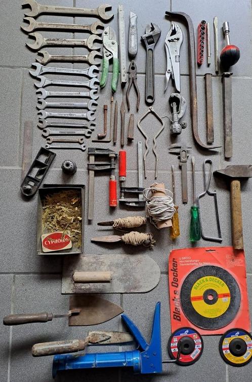 Valisette avec outillage à main, Doe-het-zelf en Bouw, Gereedschap | Handgereedschap, Gebruikt, Ophalen of Verzenden