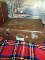 Oude vintage reis koffer zeer decoratief in oldtimers, Particulier, Te koop