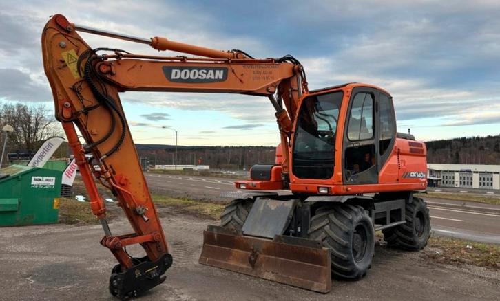 Gezocht doosan/hitachi/daewoo solar graafmachine bandebkraan, Zakelijke goederen, Machines en Bouw | Kranen en Graafmachines, Graafmachine