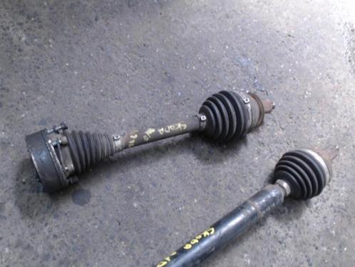 Cardan gauche Skoda Fabia 2 1.2TDi 55kw 2010-2014 LP/14845, Auto-onderdelen, Remmen en Aandrijving, Skoda, Gebruikt, Ophalen