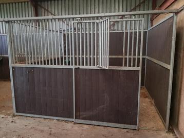 Corton Professional paardenbox, stalwanden beschikbaar voor biedingen