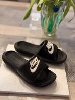 Slipper van nike, Ophalen, Jongen of Meisje, Overige typen, Zo goed als nieuw