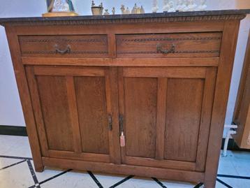 Antieke commode met marmeren tablet  beschikbaar voor biedingen