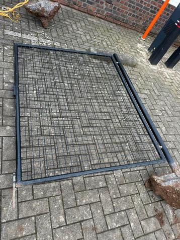 Metalen poort te kopen zonder slot beschikbaar voor biedingen