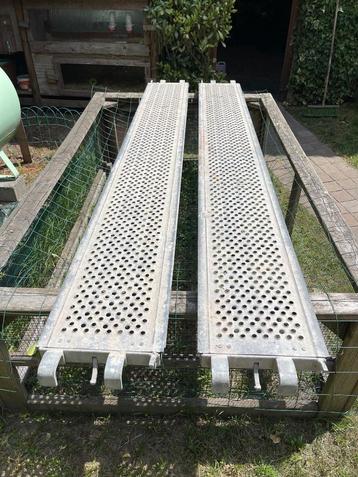 Ringscaff stalen vloerdeel 2,57 x 0,32 m  beschikbaar voor biedingen