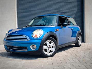 Mini Cooper one 1.4 benzine xenon airco led sfeerverlichting beschikbaar voor biedingen