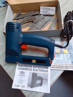 Elektrische nietjes en nagel schieter (splinter nieuw), Ophalen, Zo goed als nieuw