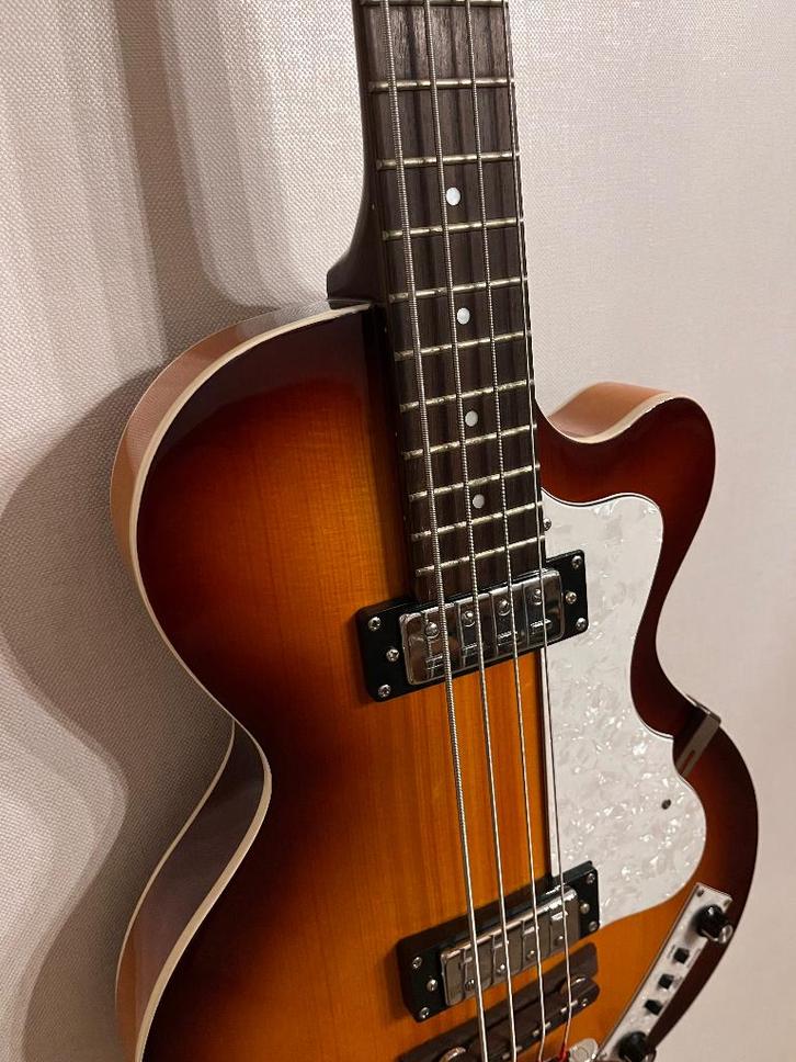 Höfner Ignition Club Bass (HI-CB), Muziek en Instrumenten, Snaarinstrumenten | Gitaren | Bas, Zo goed als nieuw, Elektrisch, Ophalen