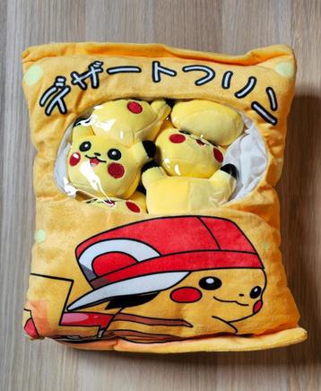 Kussen met 8 mini pikachu kussentjes - Geel beschikbaar voor biedingen