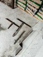 Muurijzers - muurankers gevel oude hoeve, Ophalen