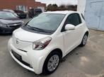 Toyota IQ 1.3 VVT-I Navi, Autos, Toyota, Carnet d'entretien, Berline, Achat, Verrouillage centralisé sans clé