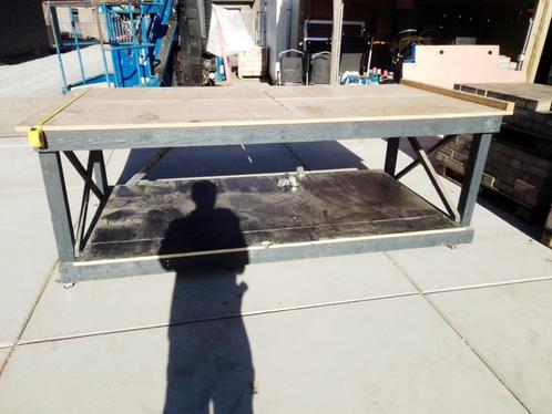 grote zware stevig gebouwde werktafel op wielen, Doe-het-zelf en Bouw, Werkbanken, Gebruikt, Ophalen