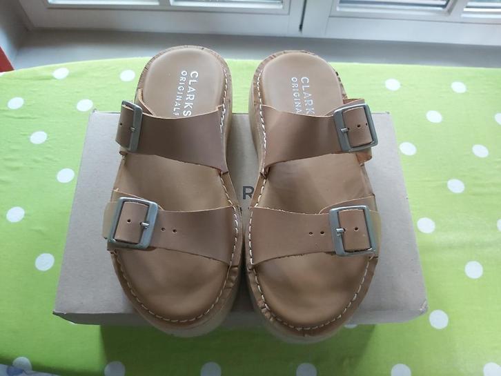 Clarks damessandaal : zandkleurig - 36, Kleding | Dames, Schoenen, Nieuw, Sandalen of Muiltjes, Overige kleuren, Ophalen of Verzenden