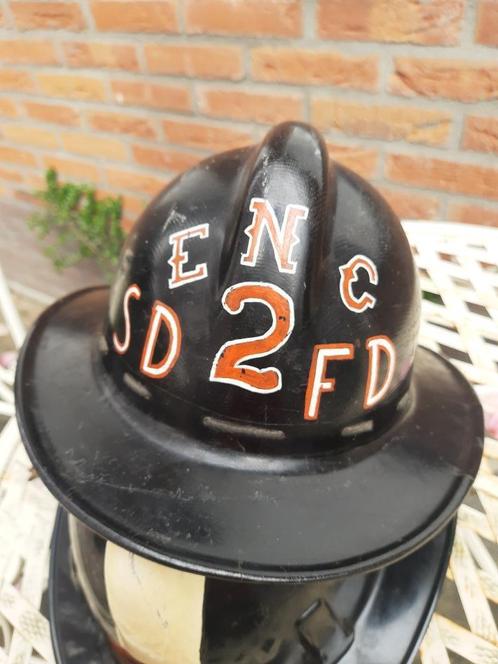 Amerikaanse brandweer helm jas, Verzamelen, Militaria | Algemeen, Overige soorten, Helm of Baret, Ophalen