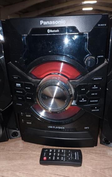 Muziekinstallatie Panasonic model SA-AKX18 met 2 boxen. beschikbaar voor biedingen