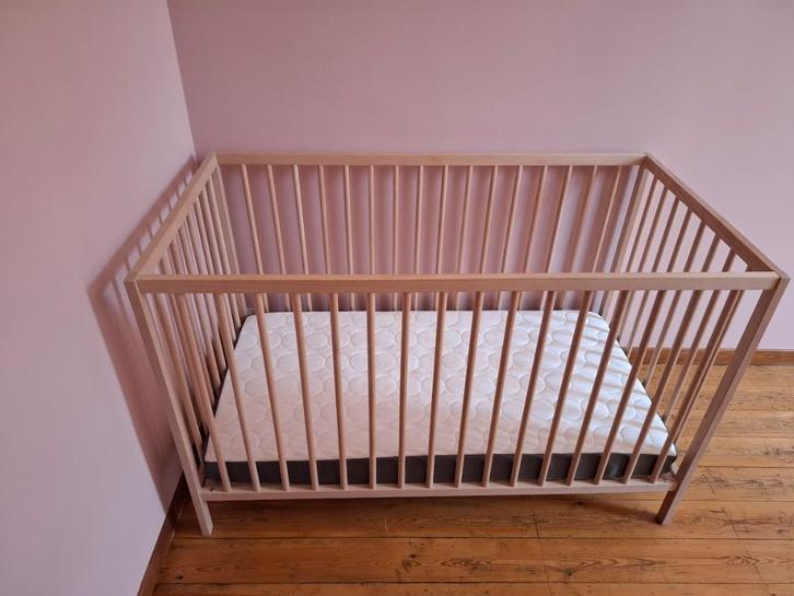 Lit + matelas, Maison & Meubles, Chambre à coucher | Lits, Comme neuf, Bois, Enlèvement