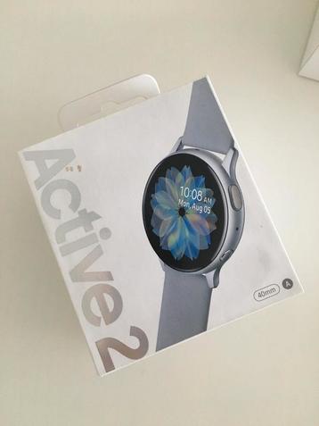 Samsung Galaxy Active 2 Smartwatch op zoek naar andere pols beschikbaar voor biedingen