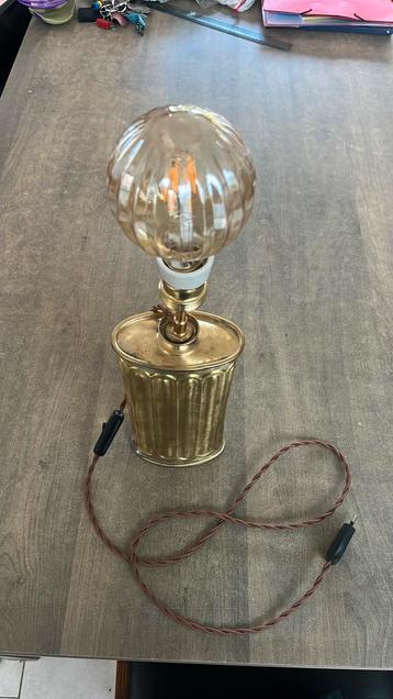 Decoratieve lamp gebaseerd op olielamp beschikbaar voor biedingen