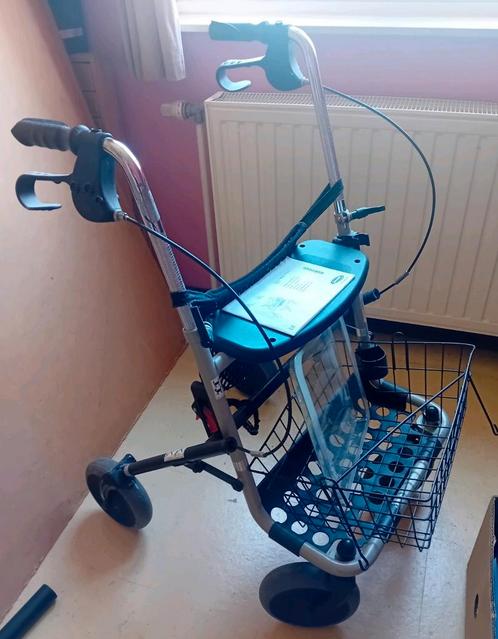 Rollator Invacare in perfecte staat.  Nauwelijks gebruikt, Diversen, Rollators, Zo goed als nieuw, Lichtgewicht, Opvouwbaar, Ophalen