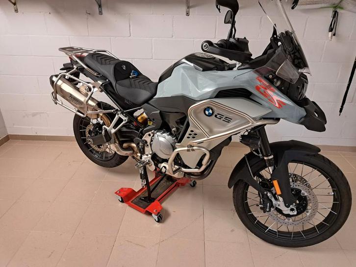 Super mooie  BMW f 850 gs adventure, Hobby en Vrije tijd, Modelauto's | 1:5 tot 1:12, Zo goed als nieuw, Motor, Ophalen