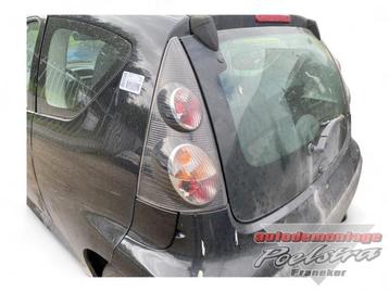 Achterlicht links van een Citroen C1 beschikbaar voor biedingen