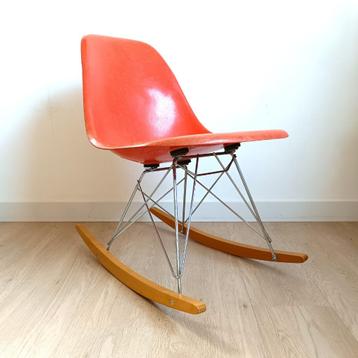 Vintage Eames rocking chair - Vitra beschikbaar voor biedingen