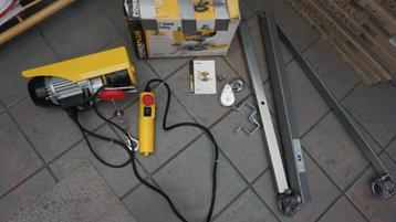 Powerplus POWX900 Elektrische kabeltakel - 500W  beschikbaar voor biedingen