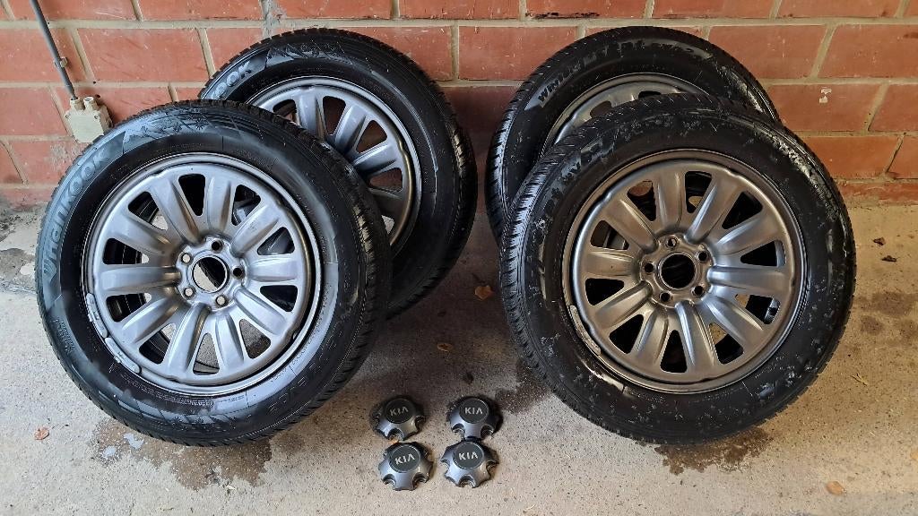 Winterbanden van Hankook op Kia Sportage-velgen uit 2018, Auto-onderdelen, Banden en Velgen, Band(en), Winterbanden, 17 inch, 225 mm